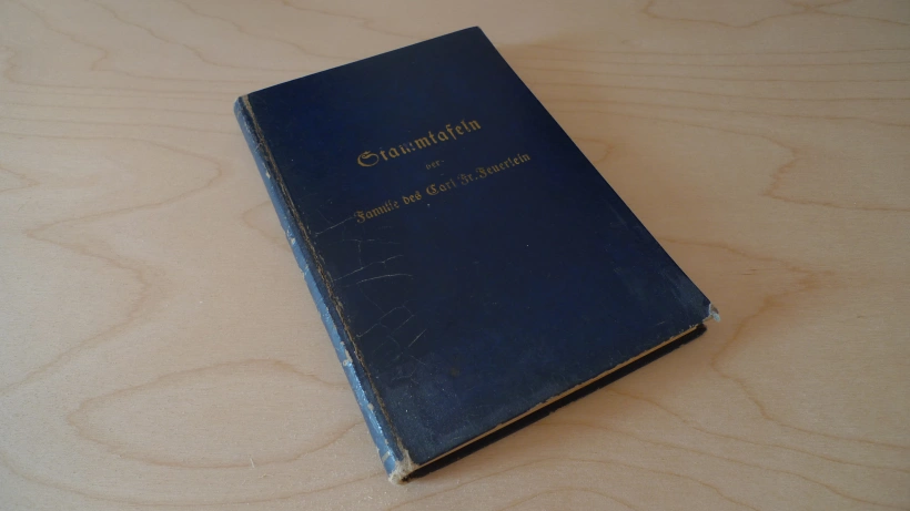 Stammbuch 1933 "Stammtafeln - Familie des Carl Fr. Feuerlein"